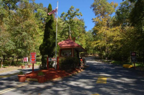 Отель Scotrun Camping Resort Deluxe Park Model 4  Скотрун